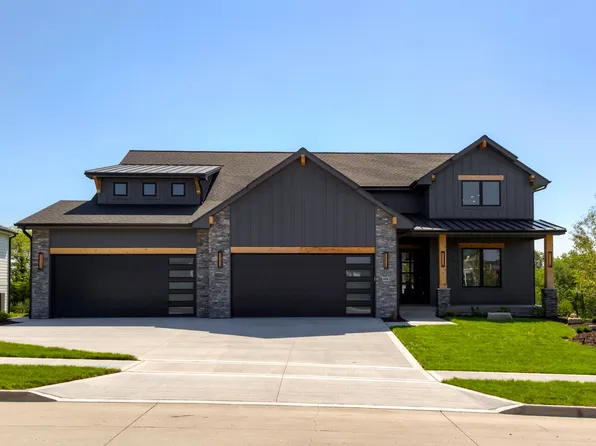 4083 NW 175th St, Clive, IA 50325