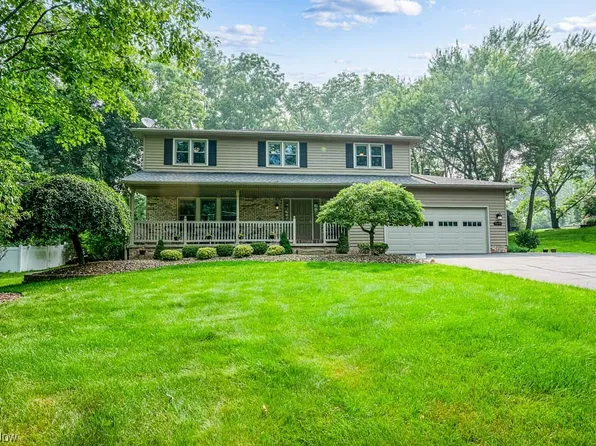 7091 Bishop Rd, Poland, OH 44514