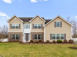 4 Sharp Dr, Hillsborough, NJ 08844