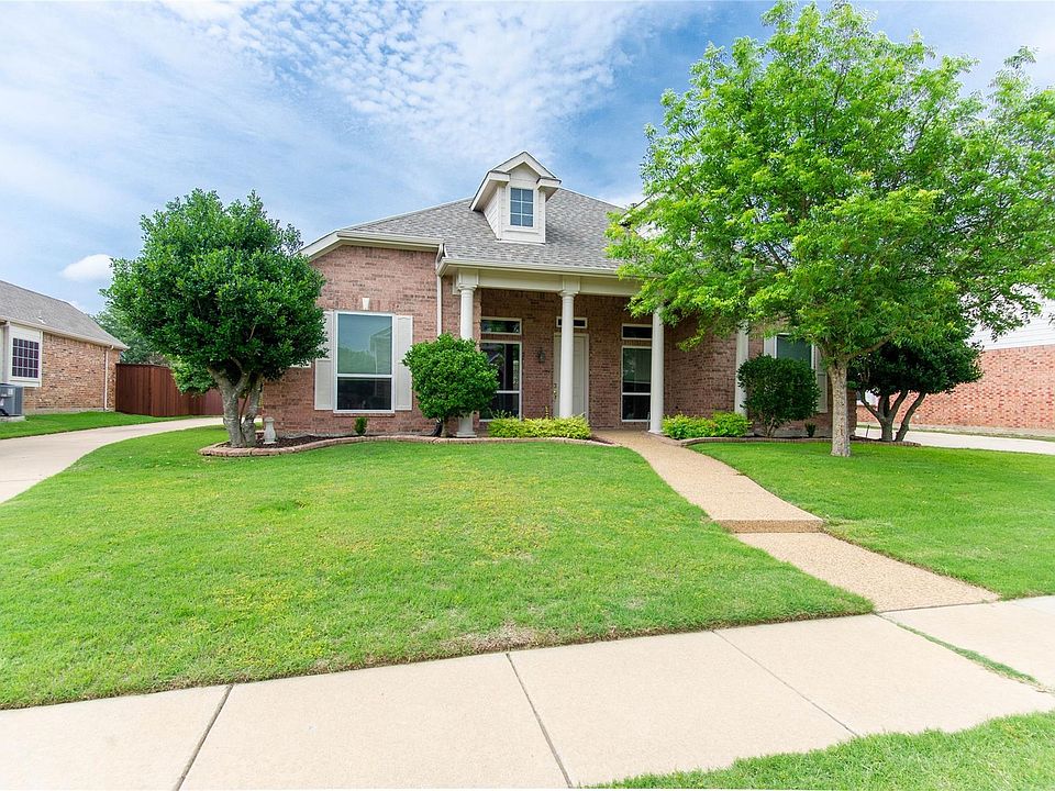 1st image of 129 Devenshire Dr