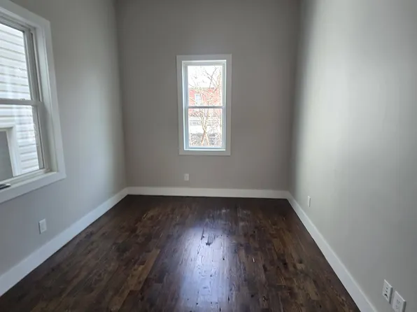 4 Whitman Ave, Jersey City, NJ