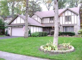 2327 Chancery Rd, Toledo, OH 43617