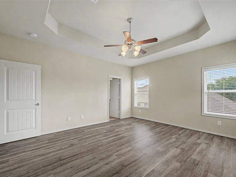 18319 Amalfi Coast Dr — Photo 21