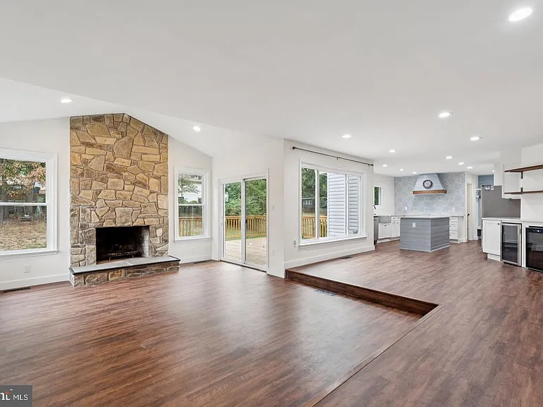 1291 Mason Mill Ct — Photo 13