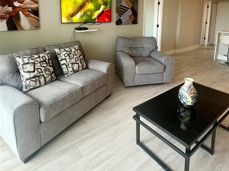 1800 N Andrews Ave #5D — Photo 8