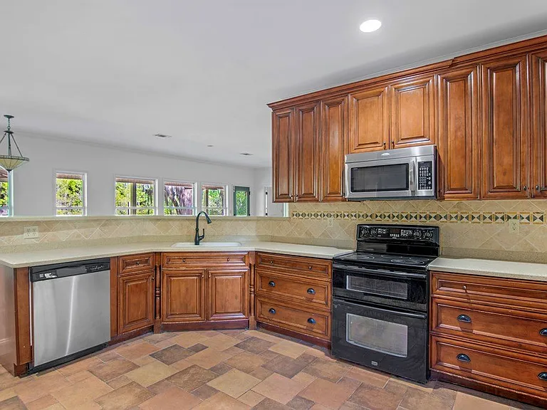 232 Morgan Rd — Photo 10