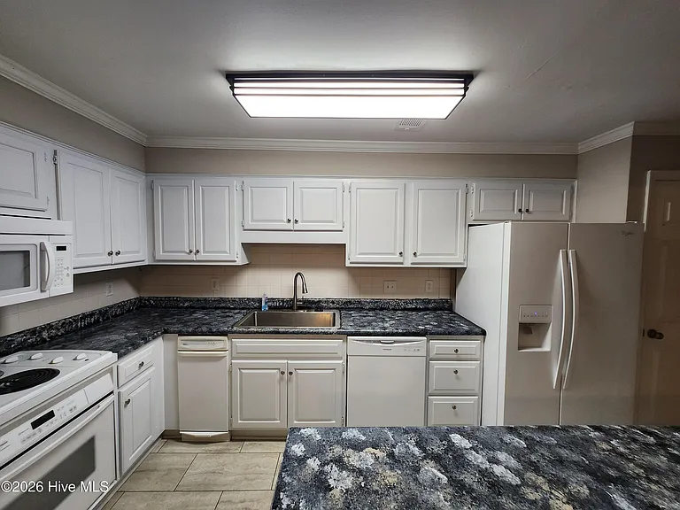 624 Crown Point Dr — Photo 7