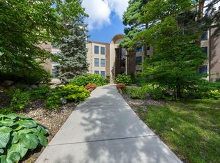 8549 Irwin Rd APT 235, Bloomington, MN 55437