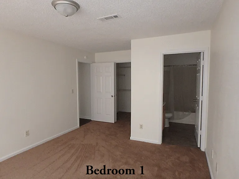 Creekwood Apartments — Photo 21