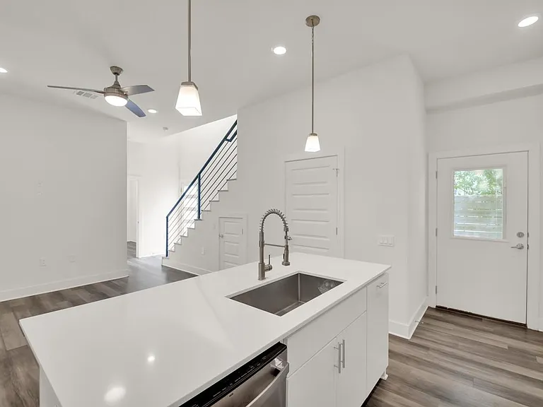 6325 Ponca St #B — Photo 9
