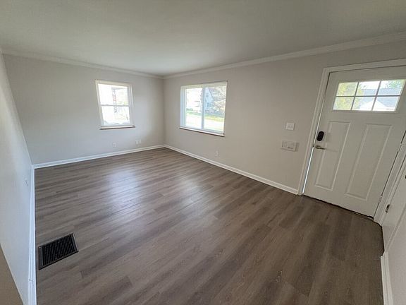 4th image of 1935 Waltham Ave