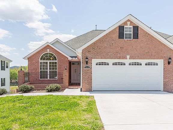 Front/2 car garage/attic 