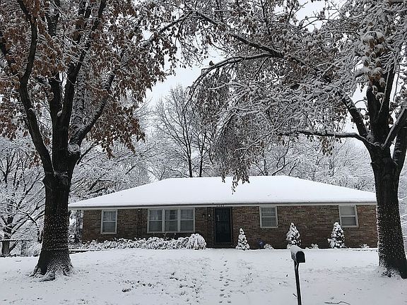 4th image of 6507 NW Hilldale Dr