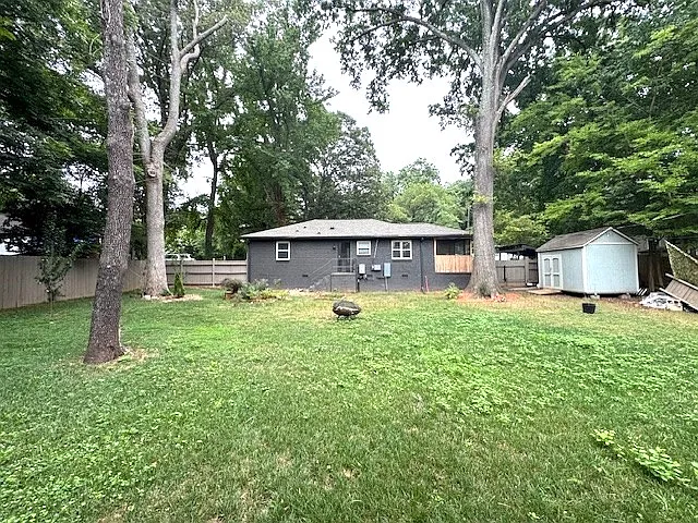1527 Medford Dr — Photo 13