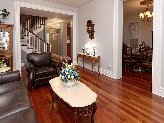 4th image of 2837 McNair Ave