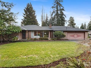 8624 Holly Ln, Edmonds, WA 98026