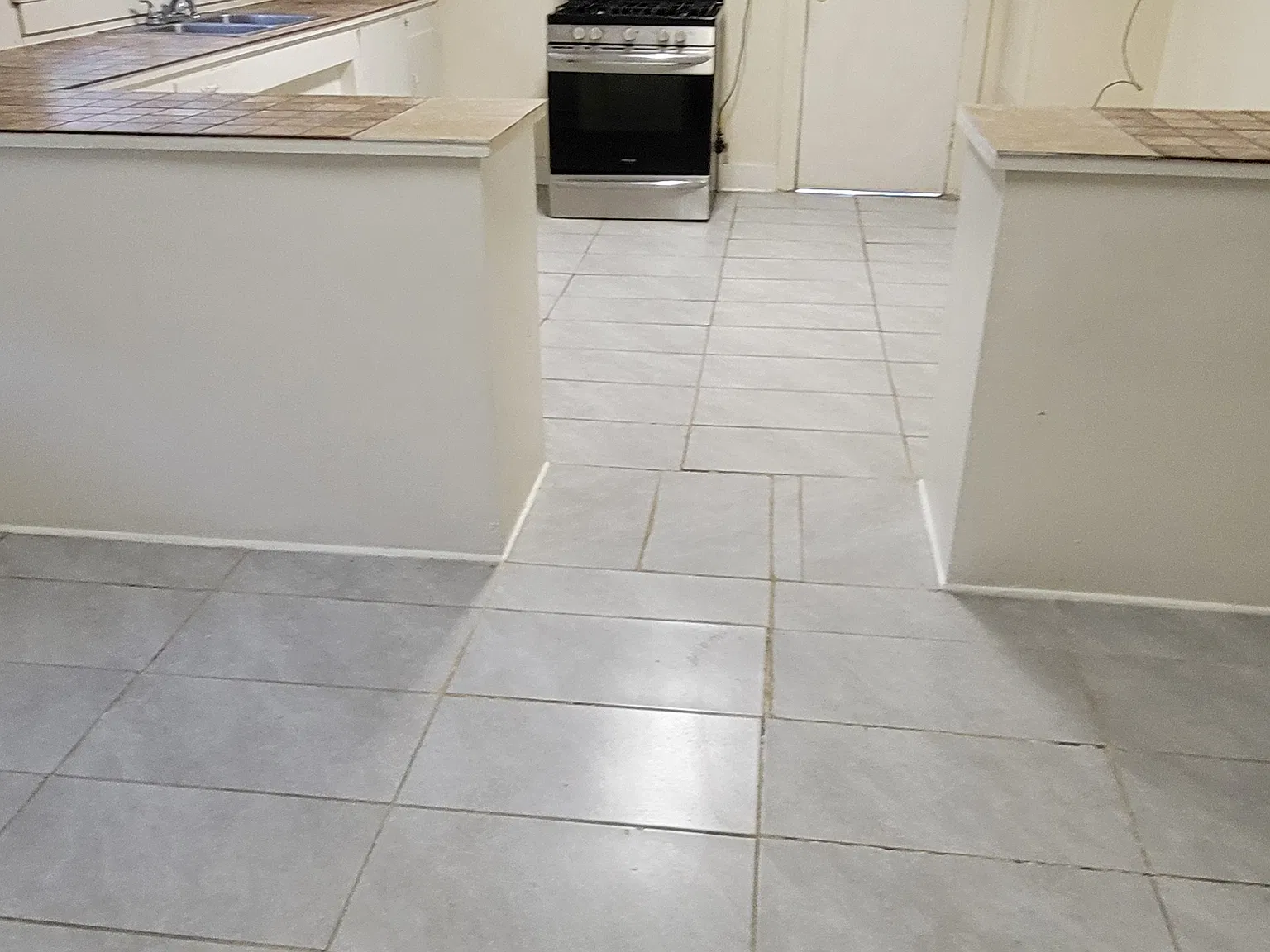 2 bed, 1100 sqft, $900 — Photo 4