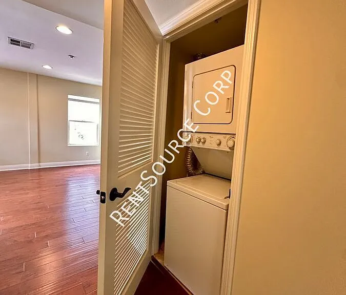 4220 Fair Ave #206 — Photo 20