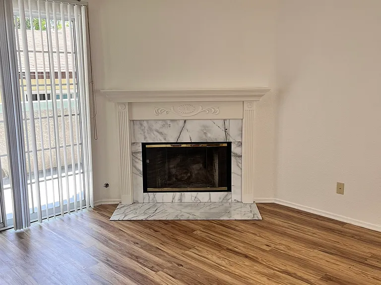 1227 S Alta Vista Ave #E — Photo 5