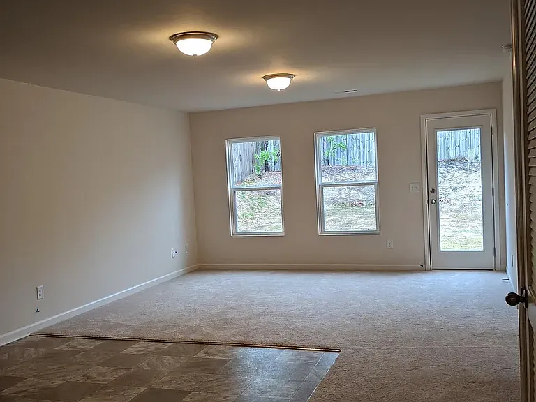 523 Jernigan St — Photo 14