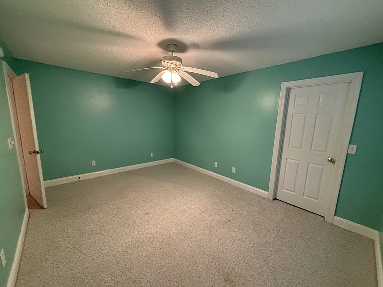 285 Merion Cir — Photo 9