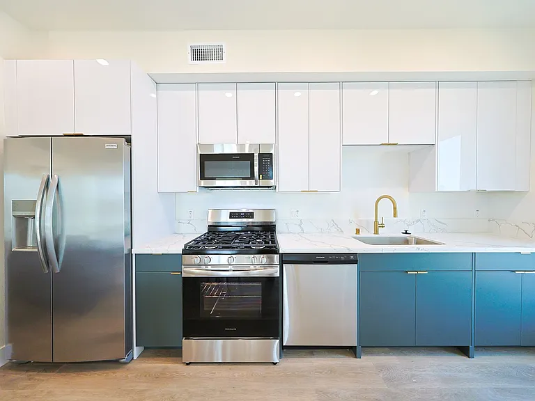 1317 W Jefferson Blvd — Photo 14