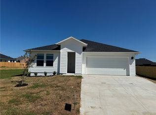 901 Rently St, Prairie Grove, AR 72753