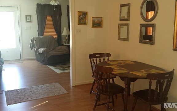 3rd image of 108 Casey St