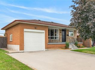 93 Nugent Dr, Hamilton, ON L8H 2N1