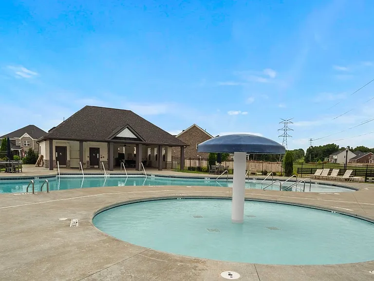 502 Doxford Dr — Photo 42