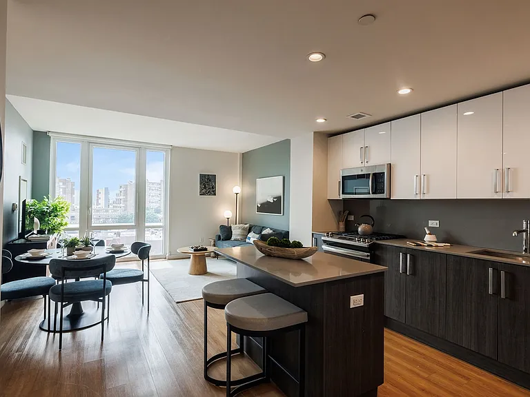 Sawyer Place — Photo 2