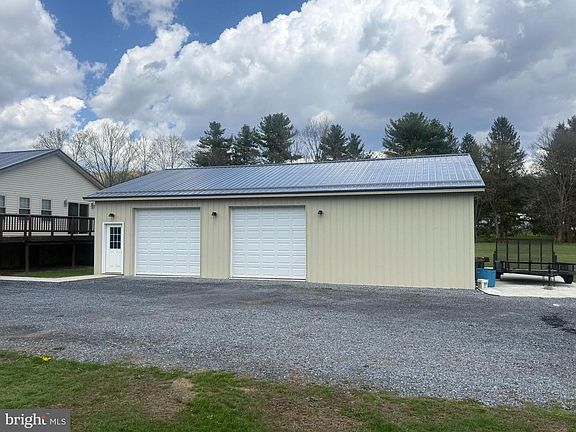 4th image of 1076 Clarence Rd