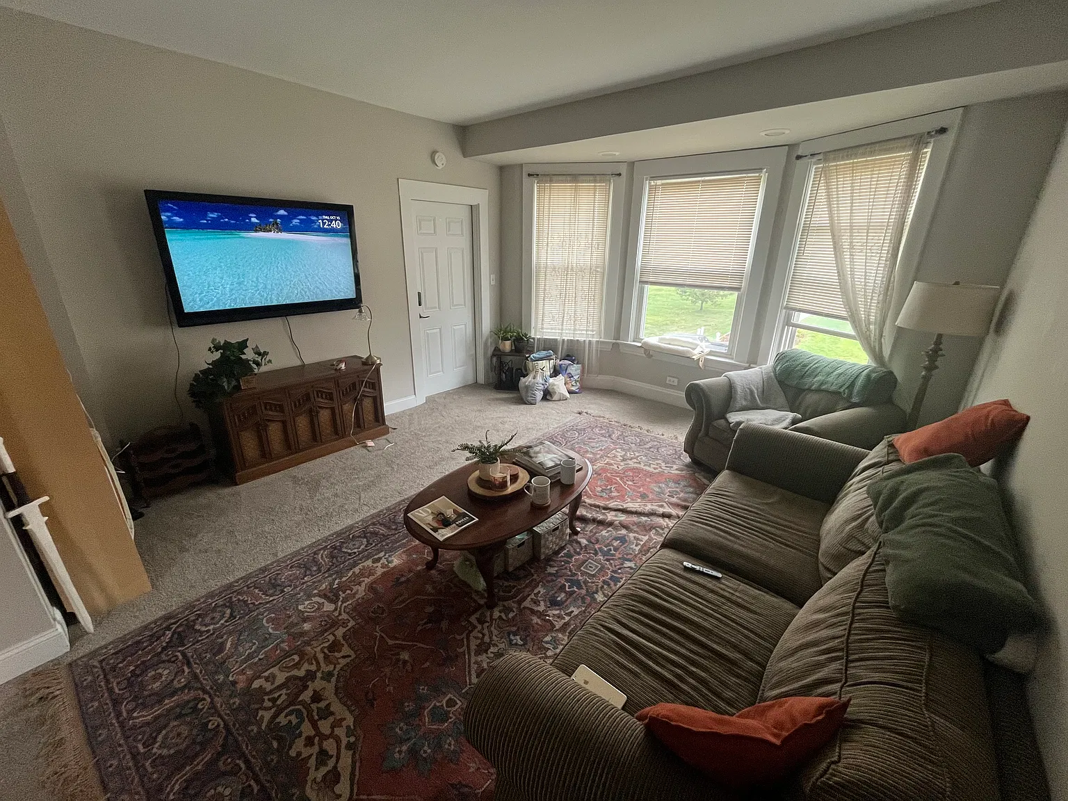 3 bed, 1200 sqft, $1,800 — Photo 2