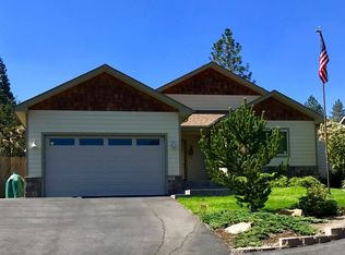 810 NW Pawn Way, Grants Pass, OR 97526