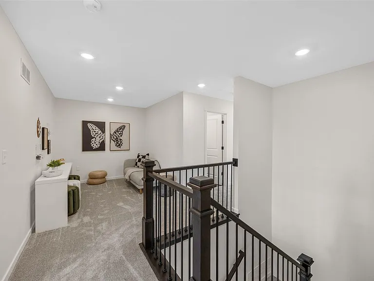 1342 Isabelle Ln — Photo 13