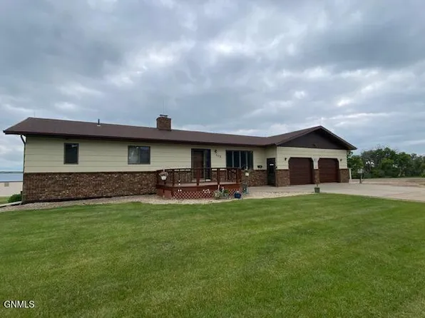 305 Main St W, Golden Valley, ND 58541