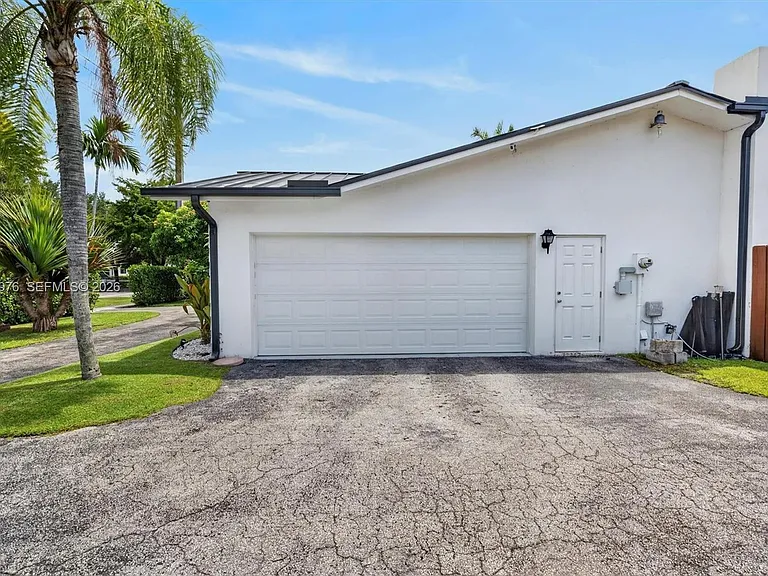 16840 SW 87th Ave — Photo 6