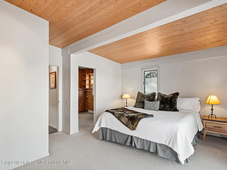 328 Oak Ridge Rd — Photo 17