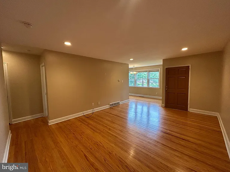 2618 W Mimi Cir — Photo 5