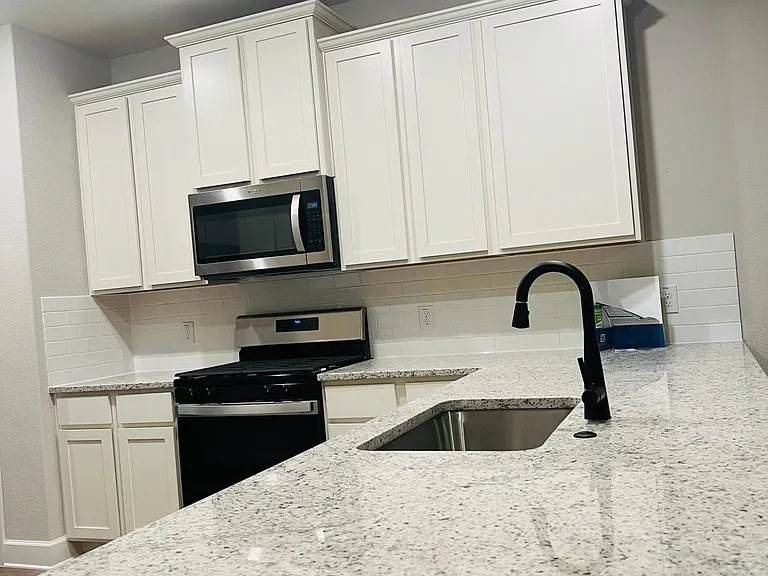 1032 Calhoun Dr — Photo 10