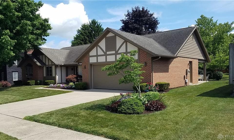 1st image of 245 Lowry Dr