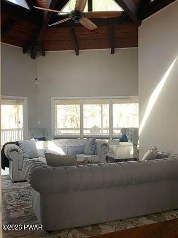 4 bed, 2908 sqft, $4,400 — Photo 4