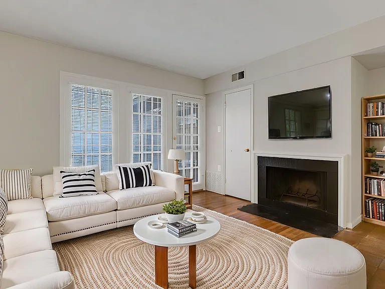 1603 Corcoran St NW #A — Photo 1