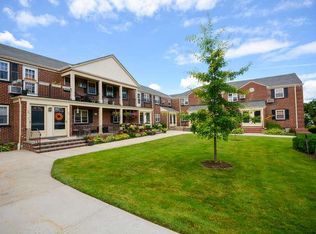 69-29B 210th St #402, Oakland Gardens, NY 11364