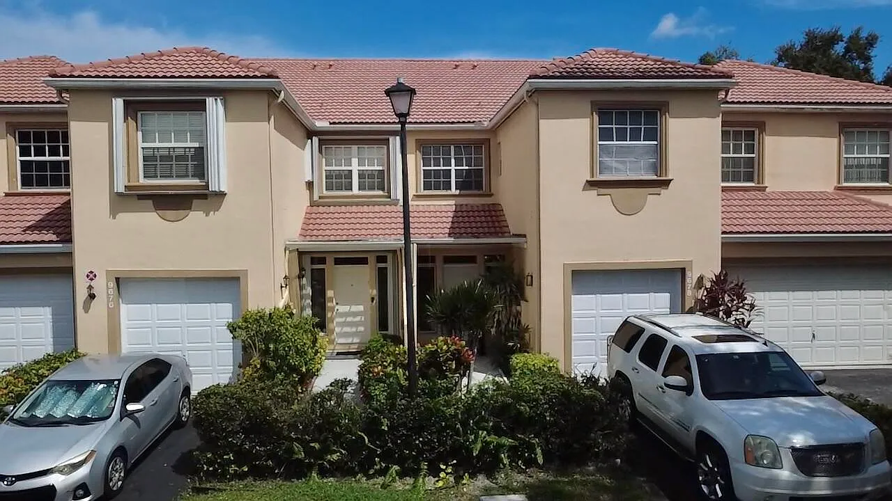 3 bed, 2.5 bath, 2208 sqft, $2,950 — Photo 1