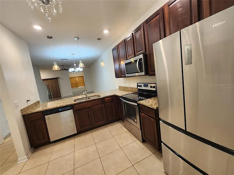 1112 Hillhurst Dr — Photo 7