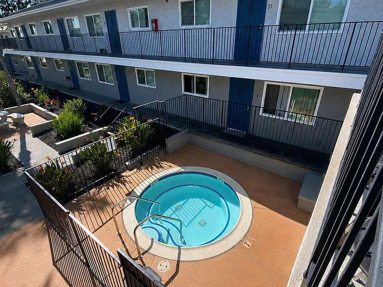 Vista Capri Apartments in Kearny Mesa — Photo 17