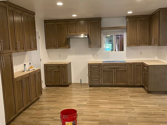 3rd image of 704 S 46th St