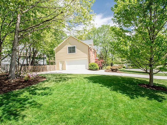 5th image of 1709 Claire Stevens Cir
