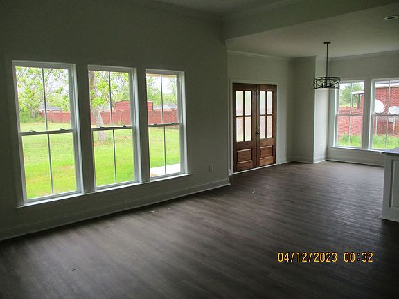 2nd image of 122 Chelmsford Ct Lot 28